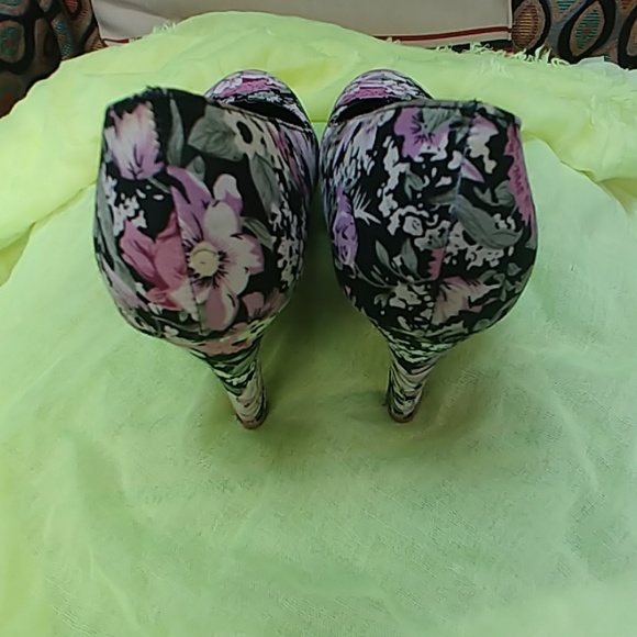 FLORAL PLATFORM PUMPS - Picture 3 of 5